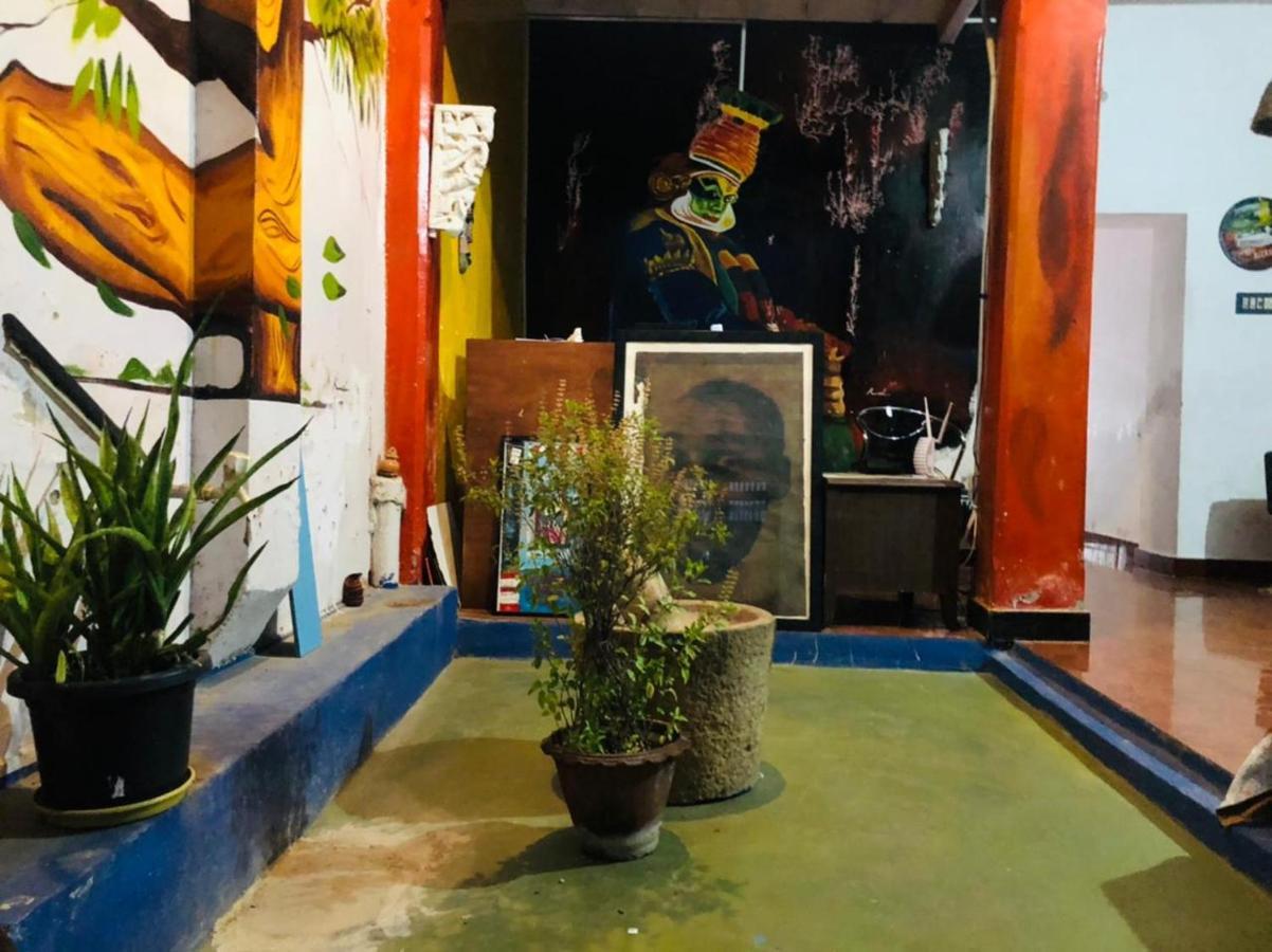 Gurukulam Hostel Puducherry Buitenkant foto