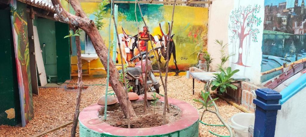 Gurukulam Hostel Puducherry Buitenkant foto